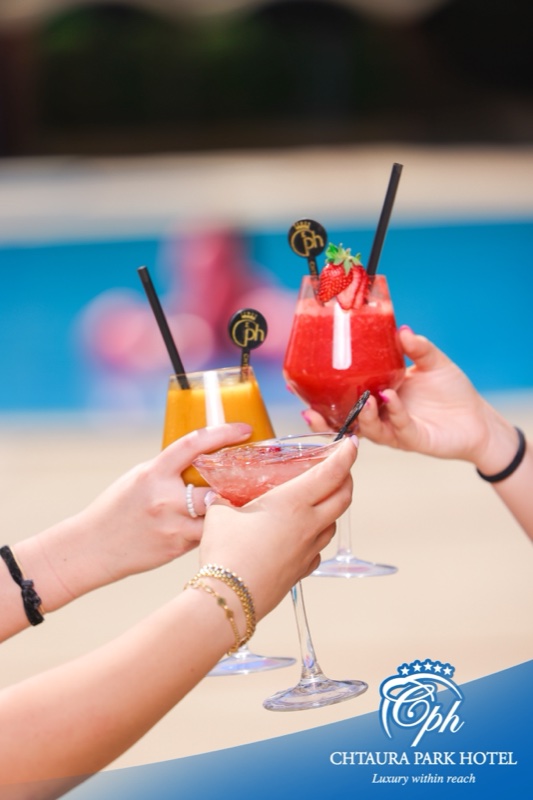Pool Bar